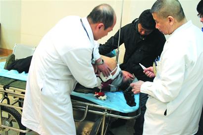 没给我留车位让你吃三刀 没给我留车位让你吃三刀