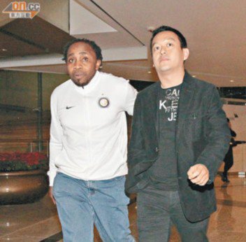 曾志伟涉掌掴黄浩被捕后保释 轻松回应返回会所