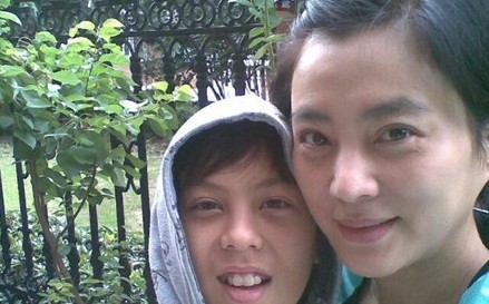 李玲玉混血儿子