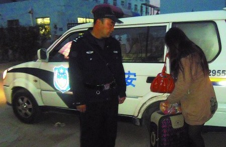 摇一摇摇出高富帅 女孩来青会网友被困旅馆