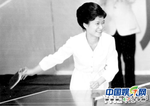 美女总理出镜如明星