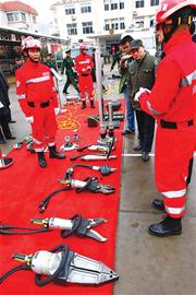 百人城市地震搜救队成立 百人城市地震搜救队成立