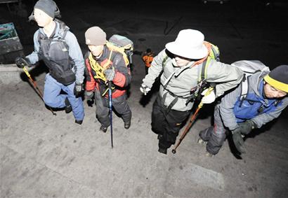 兵分三路踏雪进崂山再找8小时 老高生还要靠奇迹