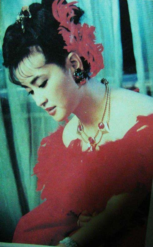 刘晓庆罕见青涩旧照曝光