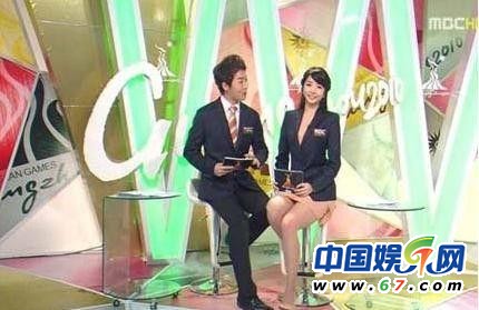 女主持人性感走光引争议 盘点2012豪放穿着搏出位女主播