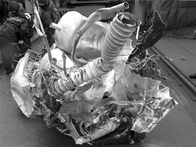 韩国打捞出朝鲜一级火箭的连接燃料桶。