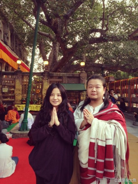 王菲赵薇印度朝圣 小四月李嫣同行