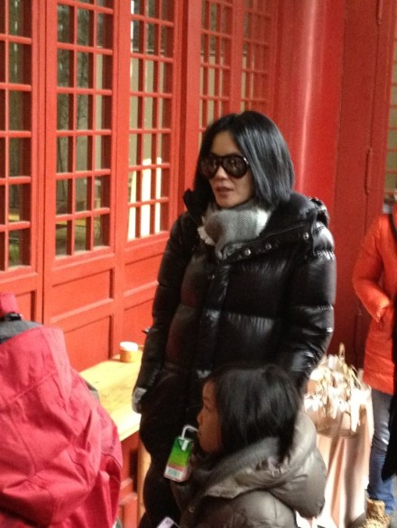 王菲赵薇印度朝圣 小四月李嫣同行