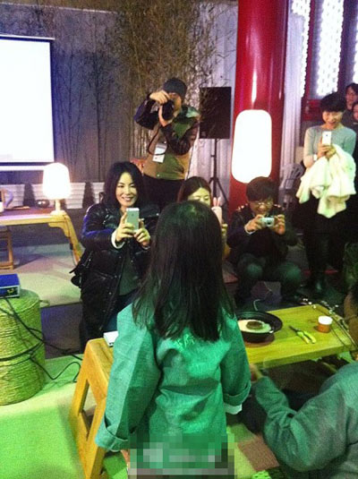 王菲赵薇印度朝圣 小四月李嫣同行