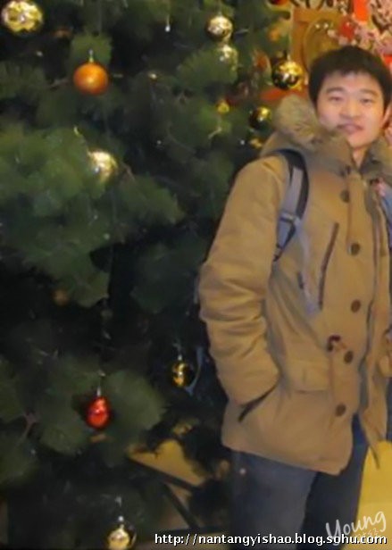 曝牛群07年已离婚情史揭秘 26岁儿子近照曝光(组图)