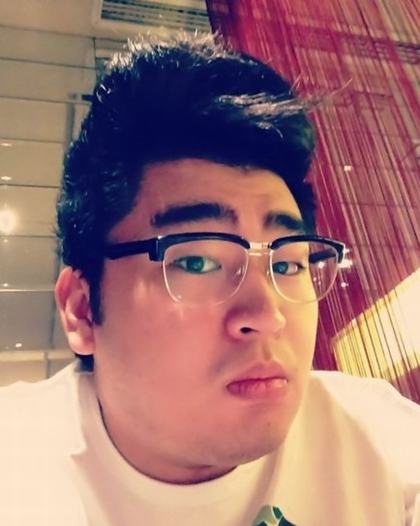 47岁鞠萍与前夫所生19岁儿子曝光 网友：肥胖版蜡笔小新