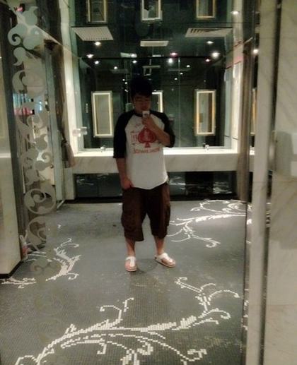 47岁鞠萍与前夫所生19岁儿子曝光 网友：肥胖版蜡笔小新