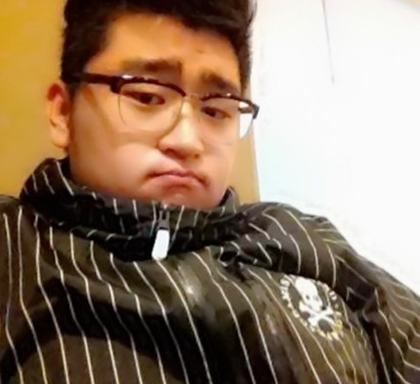 47岁鞠萍与前夫所生19岁儿子曝光 网友：肥胖版蜡笔小新