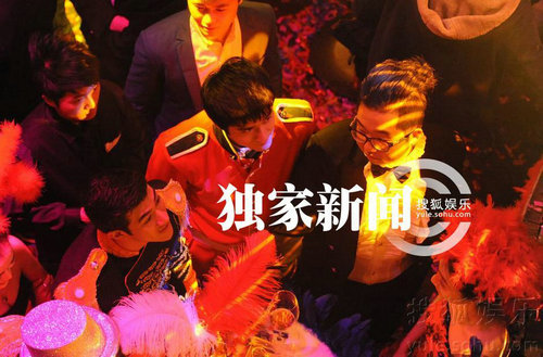 范冰冰与两位帅哥零交流