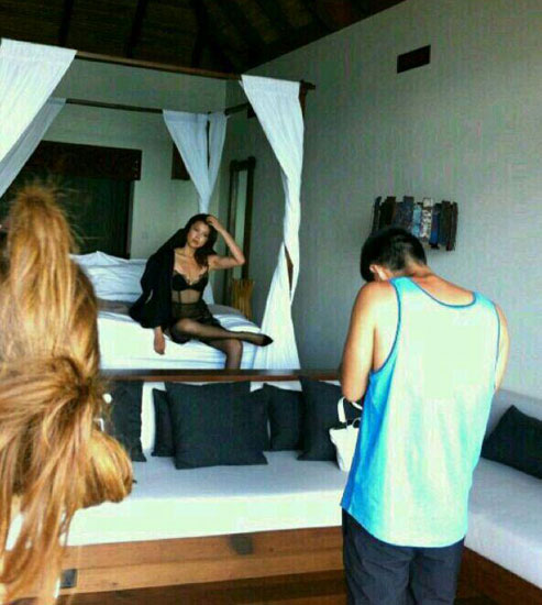 大龄女星重返娱圈：藤原纪香拍性感写真 吴绮莉遭排挤