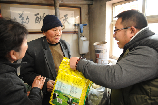 美貌厂花精神失常流浪街头 丈夫曾养小三