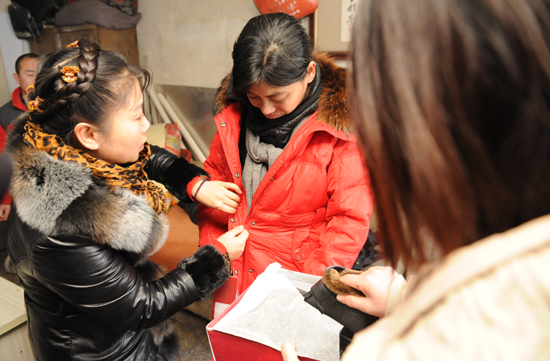 美貌厂花精神失常流浪街头 丈夫曾养小三