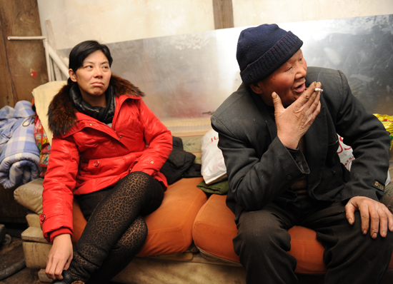 美貌厂花精神失常流浪街头 丈夫曾养小三