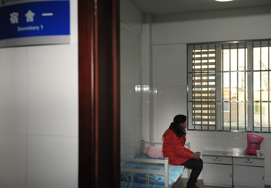 美貌厂花精神失常流浪街头 丈夫曾养小三