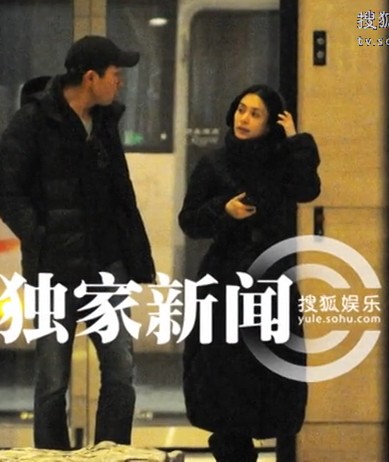 阿娇携韩国男友恩爱同游北京 豪车接送同归酒店