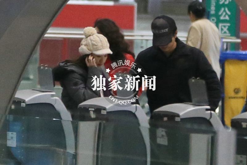 凌潇肃唐一菲当众亲昵 唐一菲忙卖萌撒娇