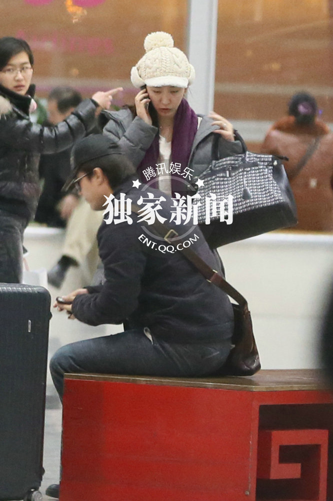 凌潇肃唐一菲当众亲昵 唐一菲忙卖萌撒娇