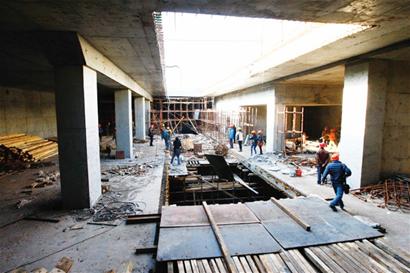 深挖17米 青岛地铁首站亮相