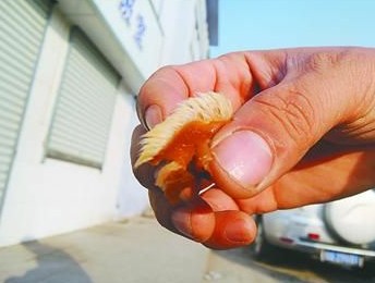 得利斯牛蹄筋咬出半口牛毛 加工过程存漏洞