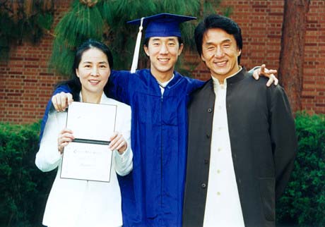 揭成龙爱妻林凤娇传奇一生:为谋生当伴舞女郎(图) 揭成龙爱妻林凤娇传奇一生:为谋生当伴舞女郎(图)