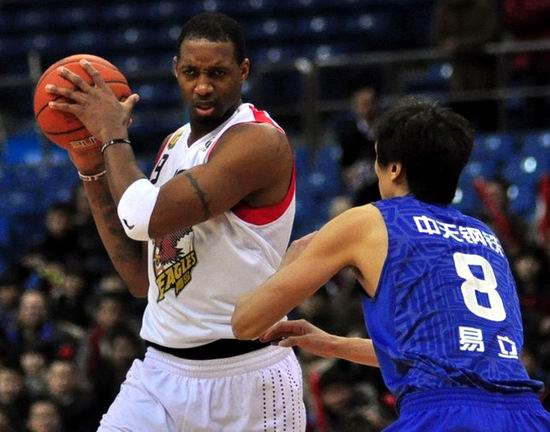 终结12连败 麦蒂发威双星赢了