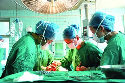 10件实事 件件落地生根 10件实事 件件落地生根