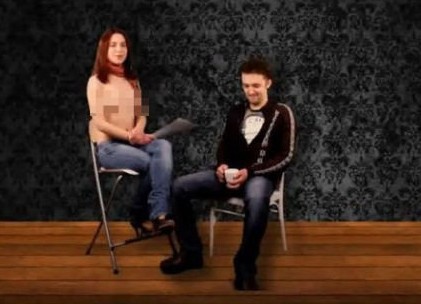 女主播裸上身播新闻