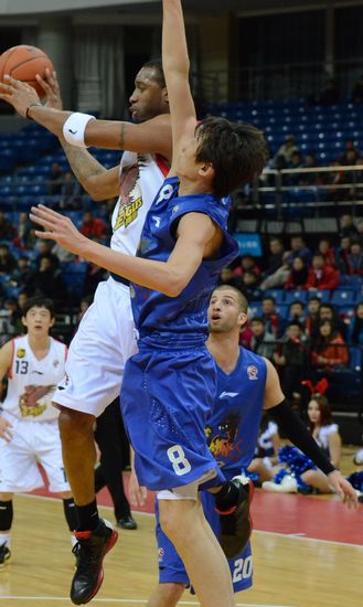 双星斩首信心爆棚 麦蒂放言坚守青岛