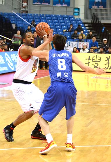 双星斩首信心爆棚 麦蒂放言坚守青岛