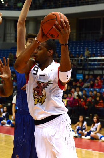 双星斩首信心爆棚 麦蒂放言坚守青岛