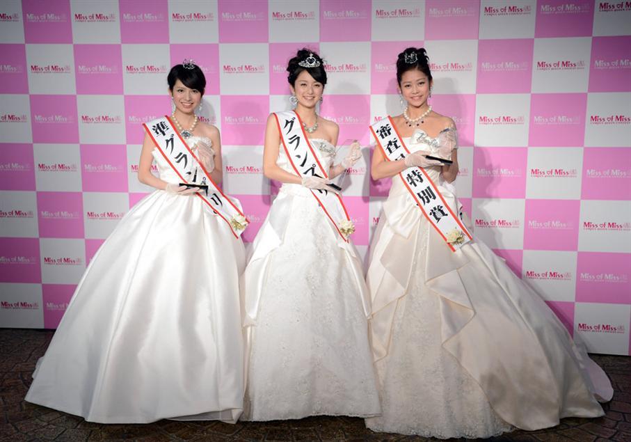 日本校花大赛21岁女生高桥加奈代封后