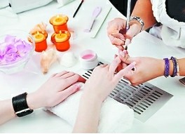 美甲遭遇推销陷阱 死皮修剪不当感染甲沟炎