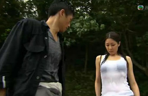 陈敏之湿身露内衣显尴尬。