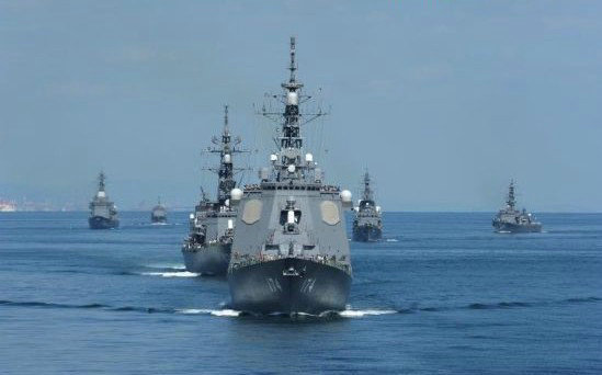 资料图：日本海上自卫队第四护卫群的雾岛号宙斯盾驱逐舰。