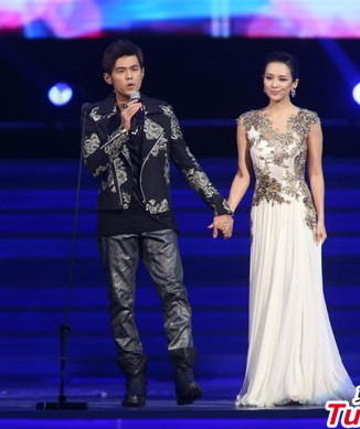 李宇春莫文蔚中歌榜魅惑共舞 周杰伦牵手章子怡