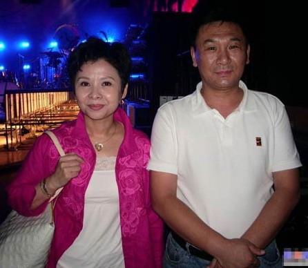 曝汤灿昔日奢华糜烂 首饰值千万 皮包45万(图)