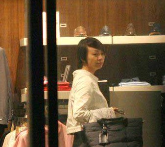 曝汤灿昔日奢华糜烂 首饰值千万 皮包45万(图)