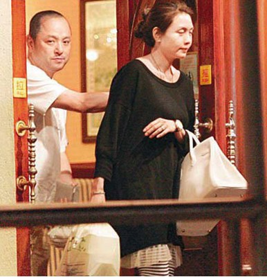 曝汤灿昔日奢华糜烂 首饰值千万 皮包45万(图)