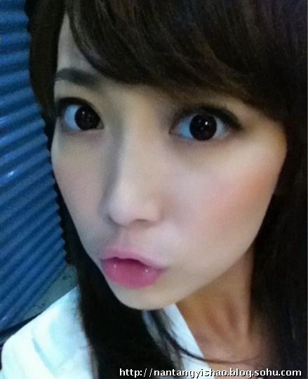 “皇后”戴春荣21岁漂亮女儿郝洛钒曝光