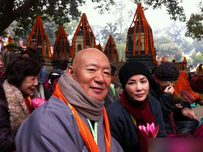 王菲夫妇印度朝圣照曝光
