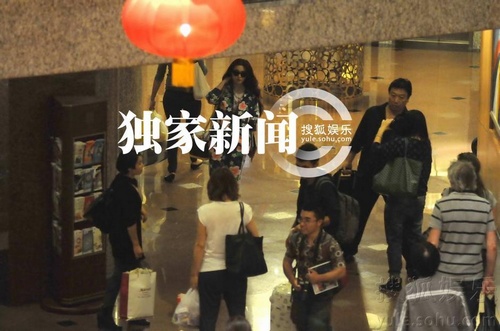 范冰冰运动装潇洒现身