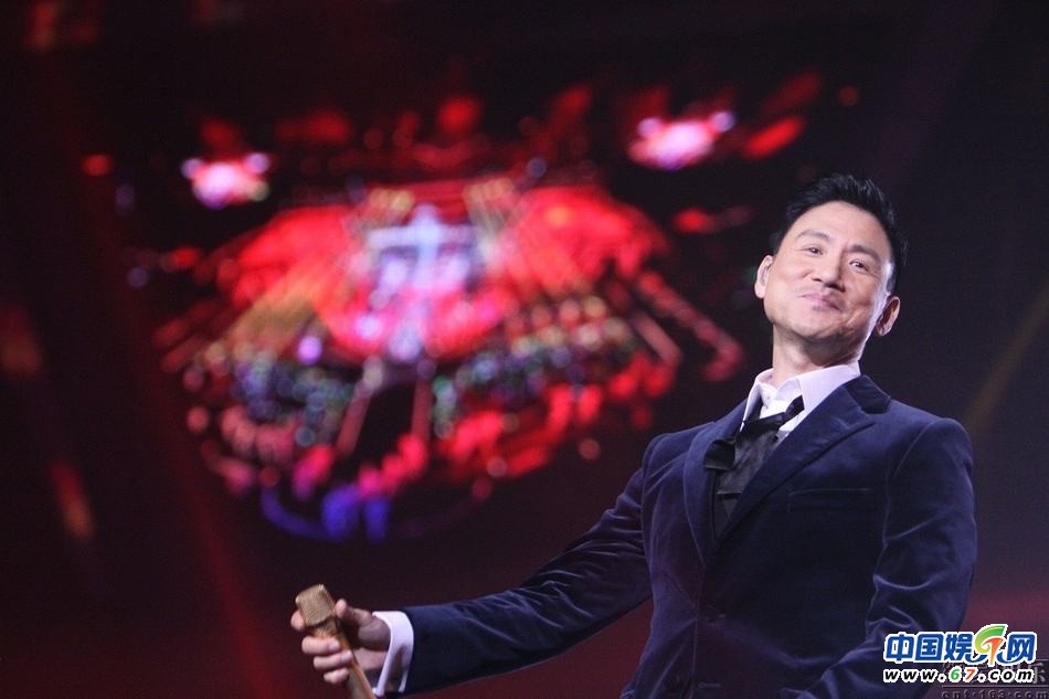 四大天王跨年隔空飙歌 刘德华黎明帅爆