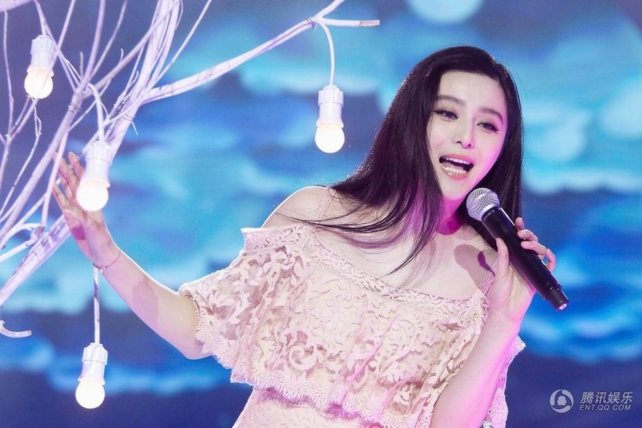 范冰冰首曝择偶便准 王祖蓝变“白娘子”欧弟变“尔康”