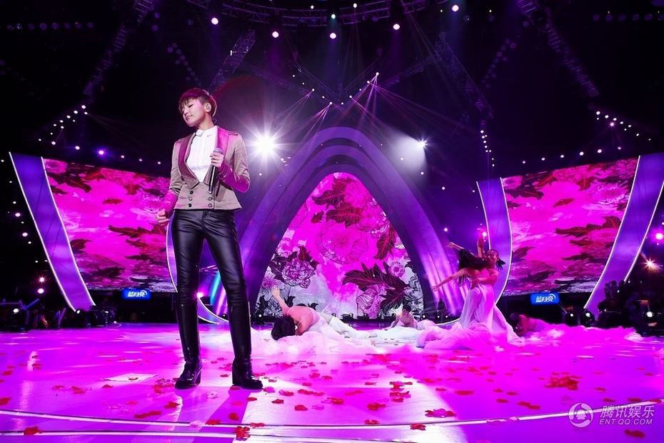 范冰冰首曝择偶便准 王祖蓝变“白娘子”欧弟变“尔康”