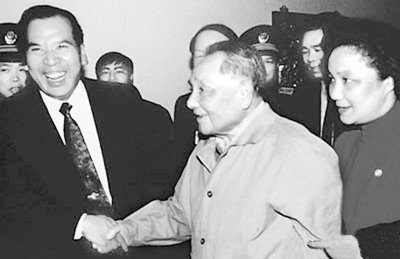 党报回顾陪同习近平献花的4位广东老人改革经历